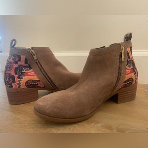 Inkkas suede leather ankle boots brown tan womens 8